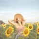 Femme-heureuse-tournesol